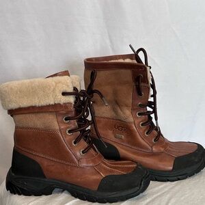 UGG Youth Butte II Worchester Tan and Black Leather Boots with Cream Lining